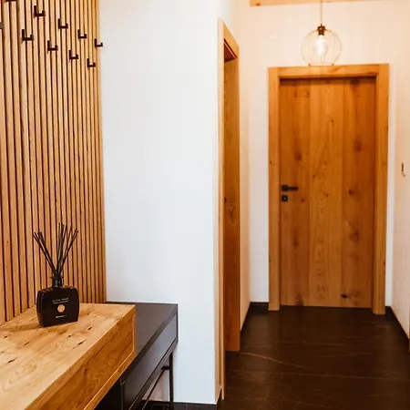 štít Lodge Stará Lesná