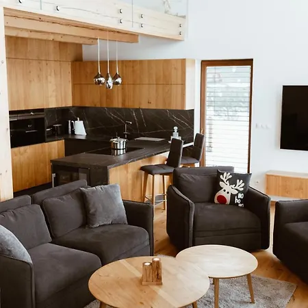 štít Lodge Stará Lesná