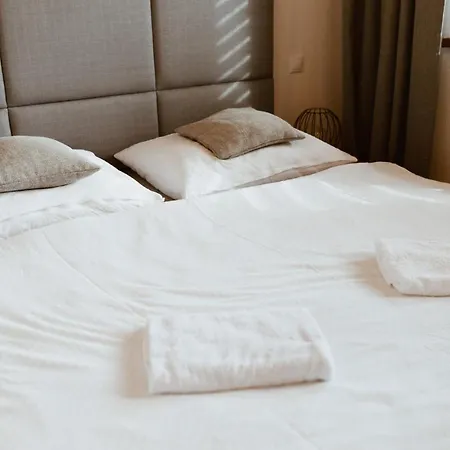 štít Lodge *