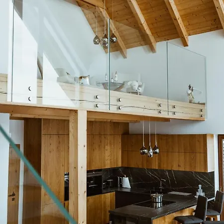 štít Lodge Stará Lesná