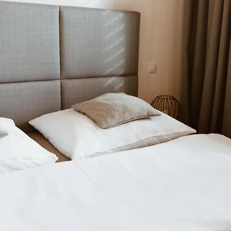 Stit Lodge *